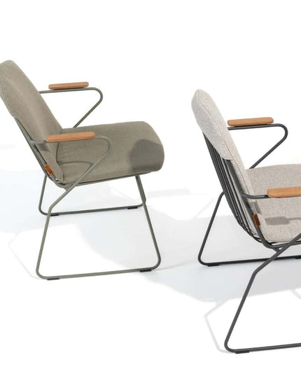 4 Seasons Outdoor Veneto Dining Anthrazit + Montana Tisch Barrel Keramik Terrazzo 240 x 103 cm