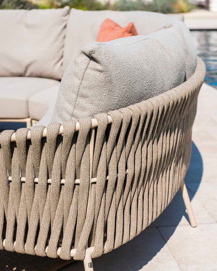 4 Seasons Outdoor Garden Set Comino Low Dining Chair + Taste 4SO Donato Low Esstisch Latte 160 cm Ø