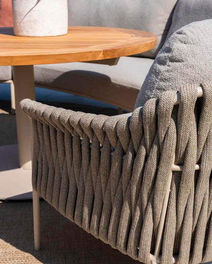 4 Seasons Outdoor Garden Set Comino Low Dining Chair + Taste 4SO Saba Low Dining Latte Basis mit Teaktisch 130 Ø CM