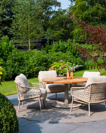 4 Seasons Outdoor Garten Sardinia niedriger Esstuhl + Taste 4SO Saba Low Dining Latte Basis mit Teaktisch 130 Ø CM