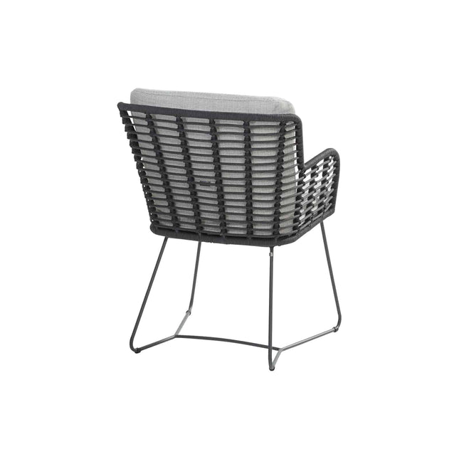 4 Seasons Outdoor Fabrice Essstuhl Anthrazit + Taste 4SO Prado Tisch mit Keramik -Tisch -Top -Fass -Anthrazit 240 cm