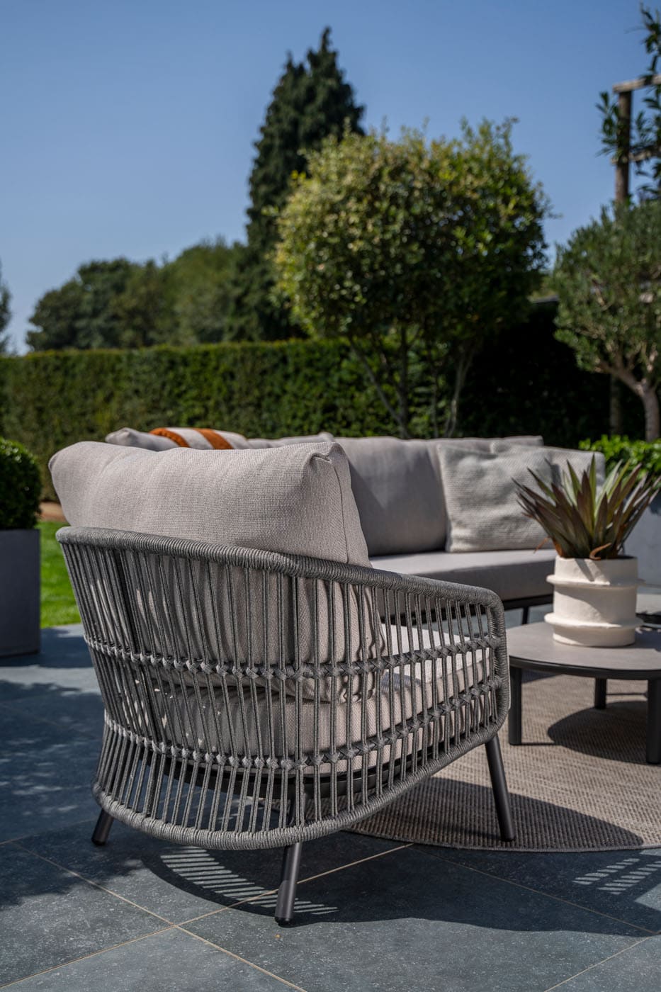 4SO Alicante lounge set anthracite + Taste 4SO Monroe salontafels (2 st.)