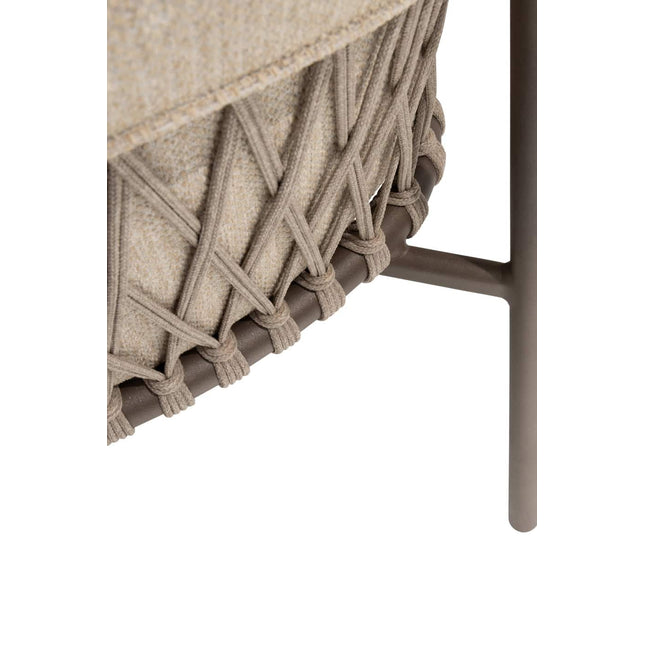 4 Seasons Outdoor Allora Essstuhl Terre + Taste 4SO Prado Tisch mit Keramik -Tisch -Top Barrel Terre 240 cm