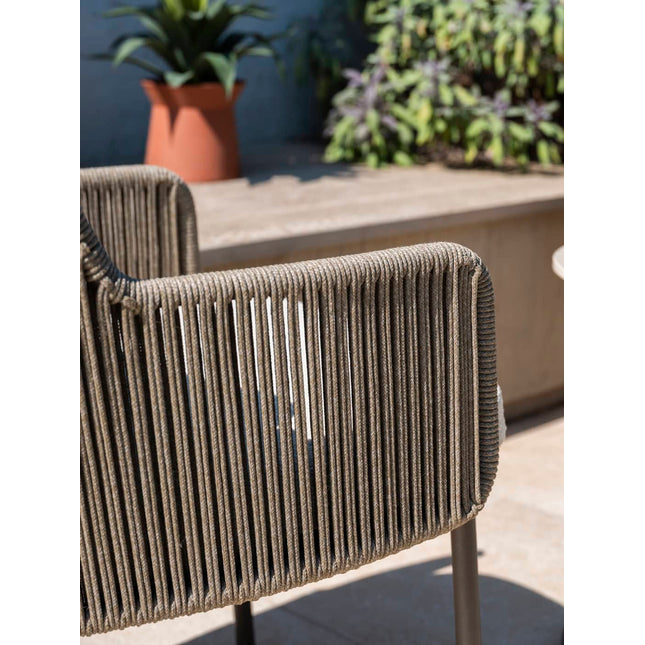 4 Seasons Outdoor Bernini Essstuhl + Taste 4SO Prado Teak Tabelle 160 Ø CM Terre Ondel