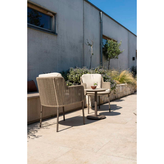 4 Seasons Outdoor Bernini Essstuhl + Taste 4SO Prado Tisch mit Keramiktisch Top Barrel Terre 240 cm