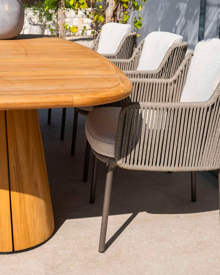 4 Seasons Outdoor Bernini Essstuhl + Taste 4SO Prado Teak Tisch Oval 240 cm Terre Onderstel
