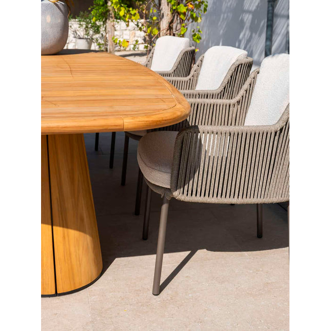 4 Seasons Outdoor Bernini Essstuhl + Taste 4SO Prado Teak Tisch Oval 240 cm Terre Onderstel