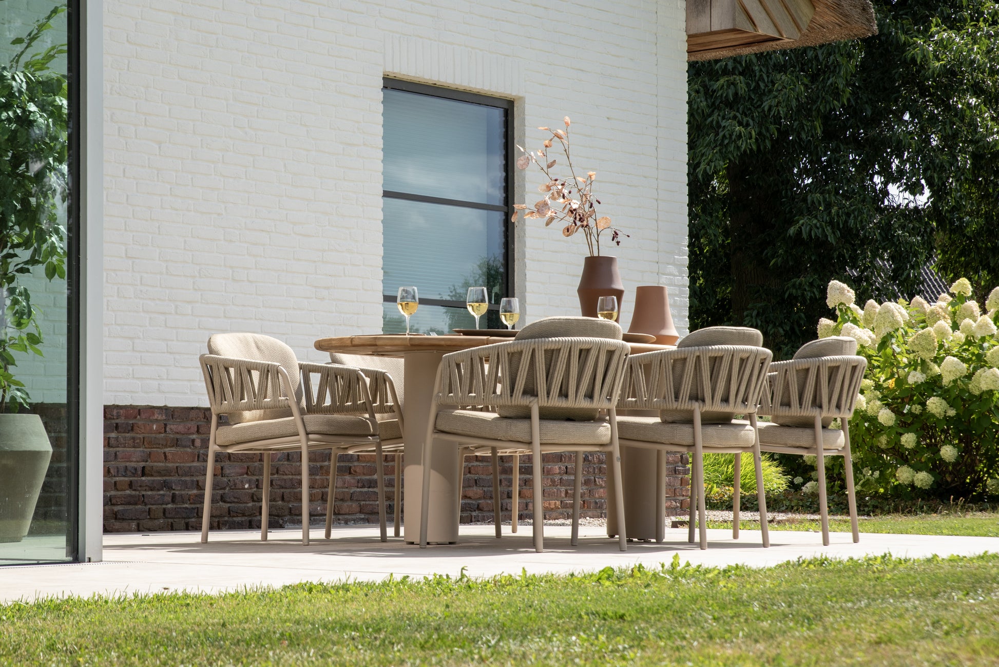 Taste 4SO Calma high dining chair latte with 2 cushions - Lifestyle