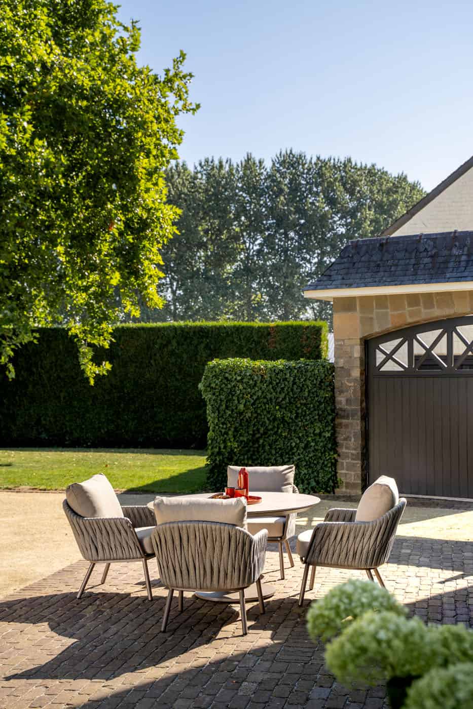 4SO Cannes low dining set terre met Sarah tafel ⌀130cm - afbeelding 6