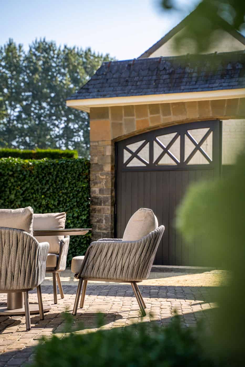 4SO Cannes low dining set terre met Sarah tafel ⌀130cm - afbeelding 5