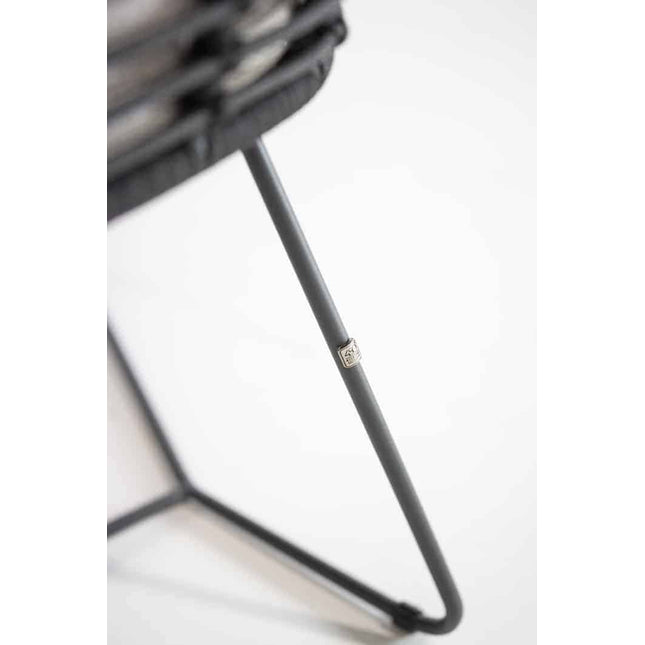 4 Seasons Outdoor Fabrice Essanthrazit + Goa Tisch HPL Slate Anthrazit 95 × 95 cm