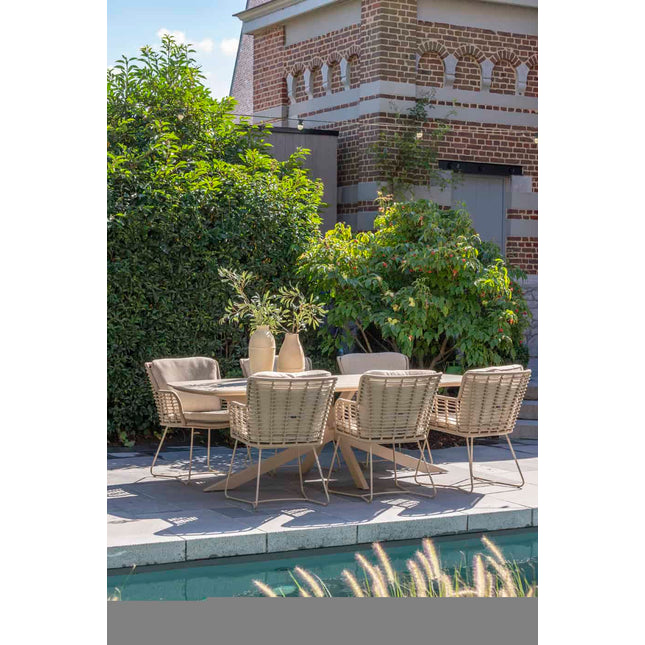 4 Seasons Outdoor Fabrice Essstuhl Latte + Taste 4SO Liam Esstisch Teak 180 cm