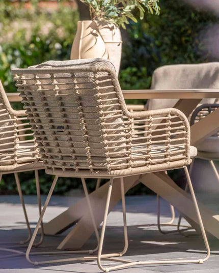 4 Seasons Outdoor Fabrice Essstuhl Latte + Geschmack 4SO Korsica Tisch Kieselform Teak 240 cm
