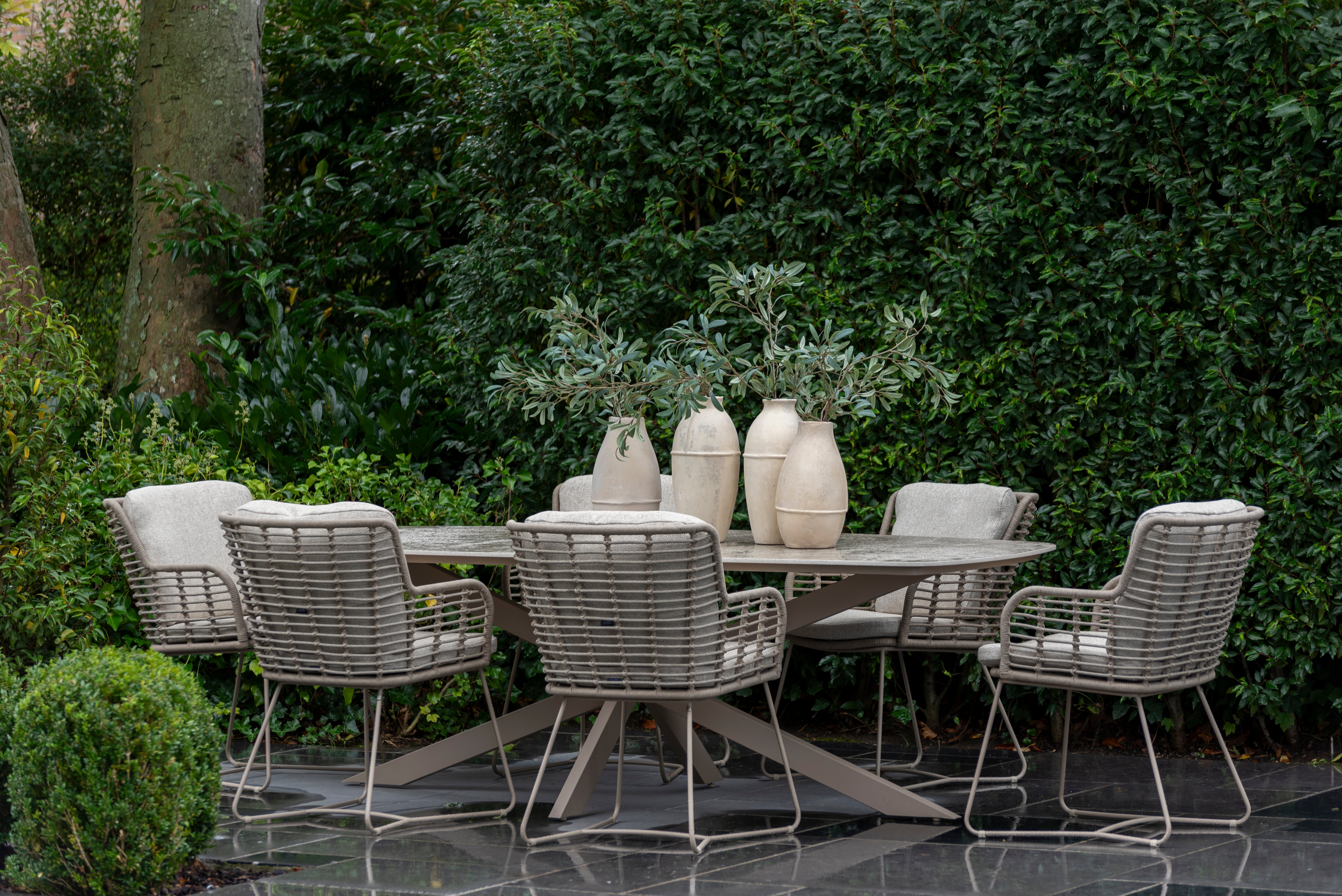 Fabrice dining set Latte with Donato dining table 160cm - Detail
