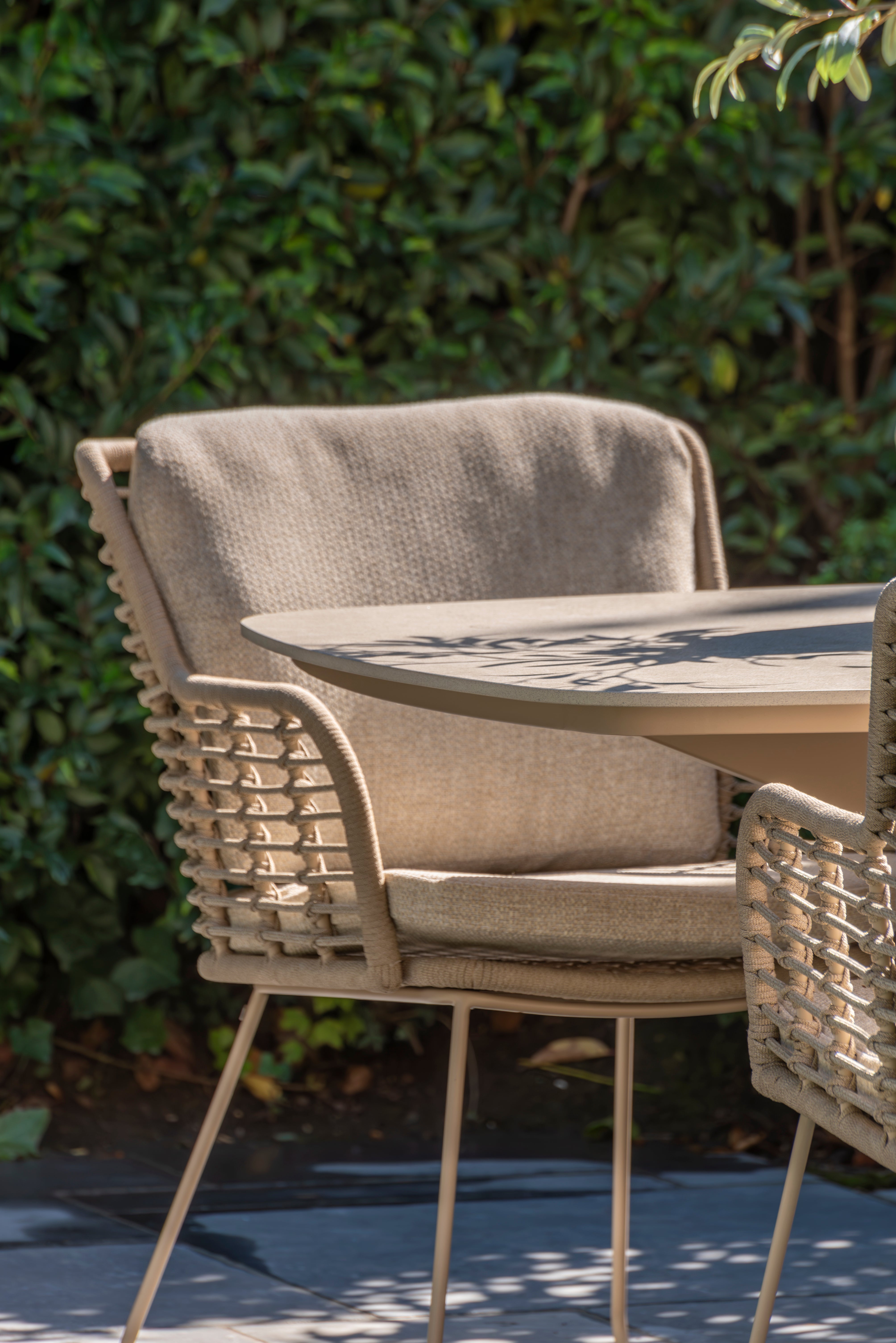 Fabrice dining set latte with Estate mango shape dining table latte 240 x 110cm - Detail