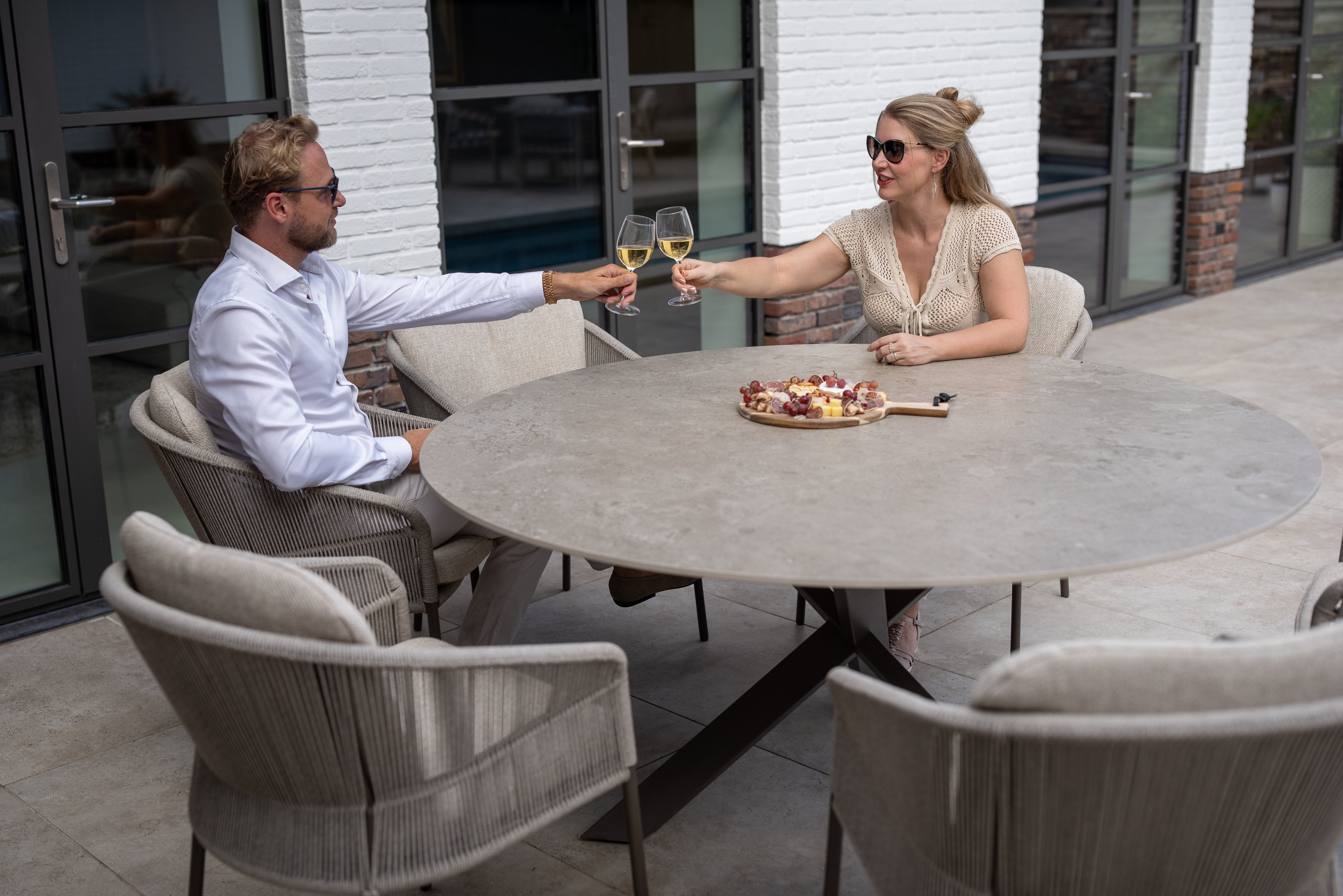 4SO Florence dining set terre (8 st.) met Prado tafel 300x115cm — sfeervolle tuinset van 4 Seasons Outdoor