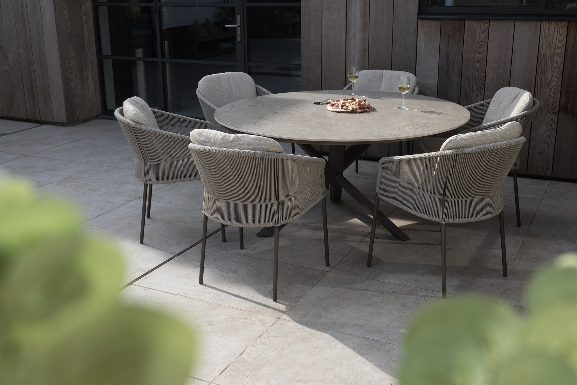 4SO Florence dining set terre (8 st.) met Prado tafel 300x115cm — sfeervolle tuinset van 4 Seasons Outdoor