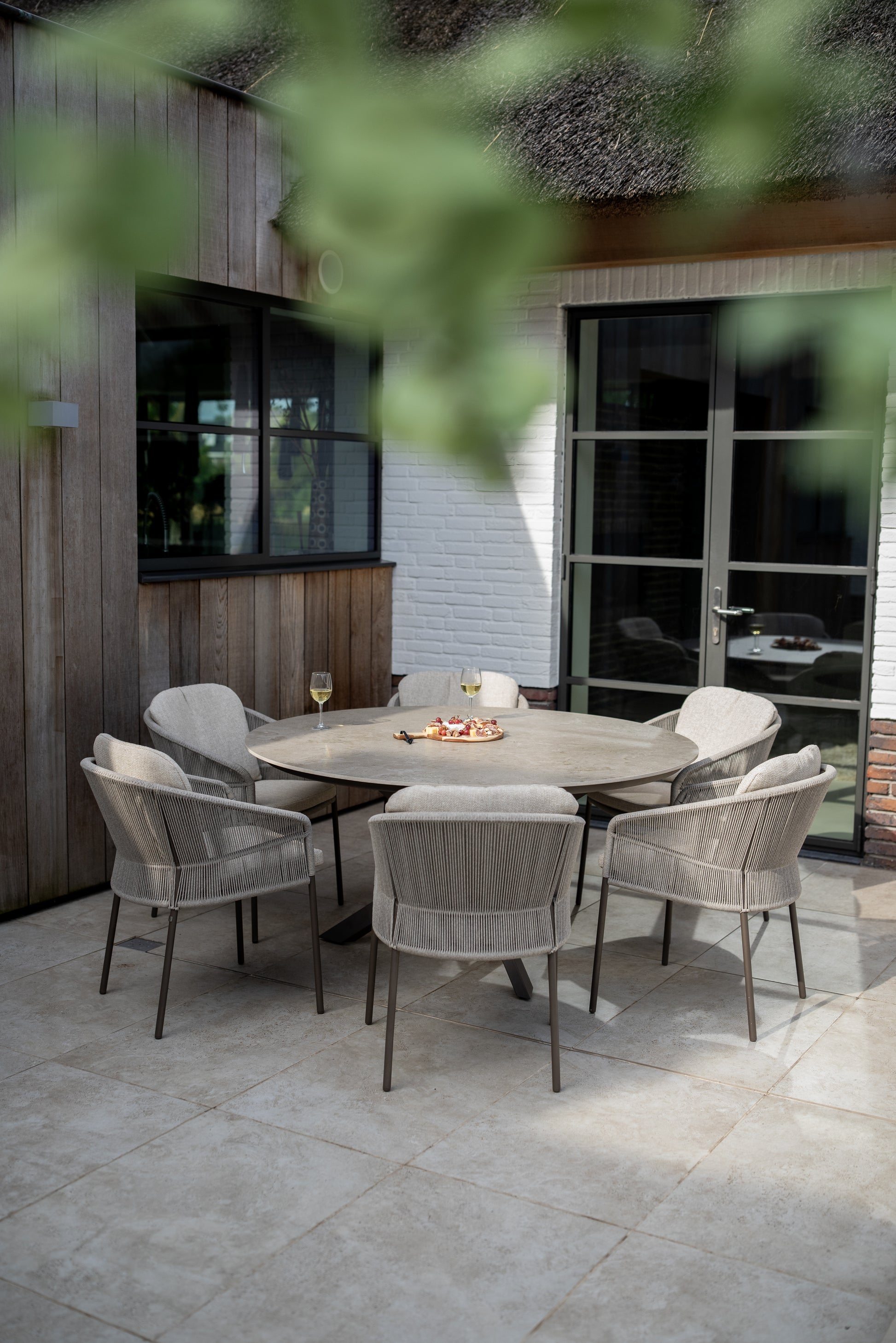 4SO Florence dining set terre (4 st.) met Prado tafel ⌀130cm — sfeervolle tuinset van 4 Seasons Outdoor