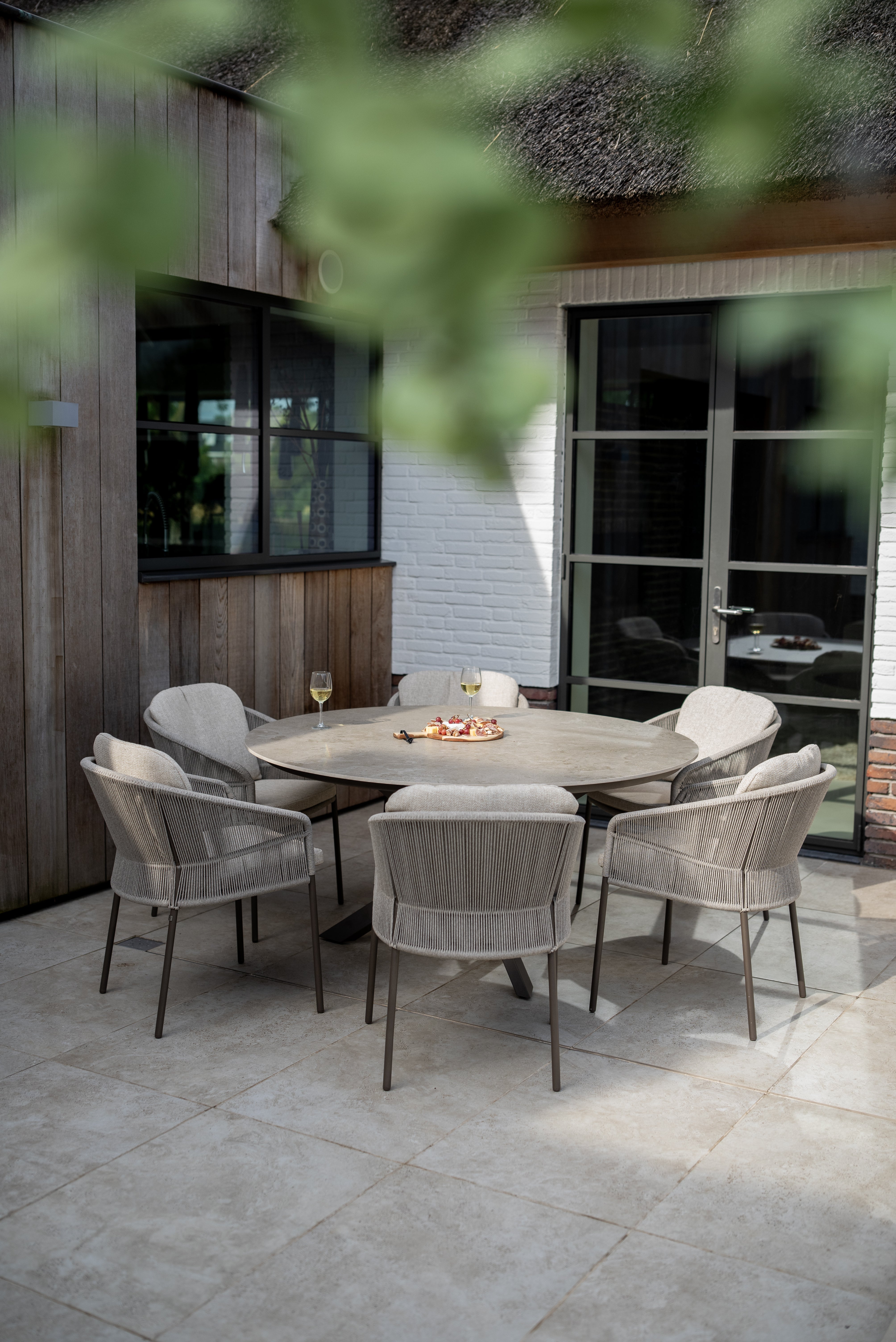4SO Florence dining set terre (4 st.) met Prado tafel ⌀130cm — sfeervolle tuinset van 4 Seasons Outdoor