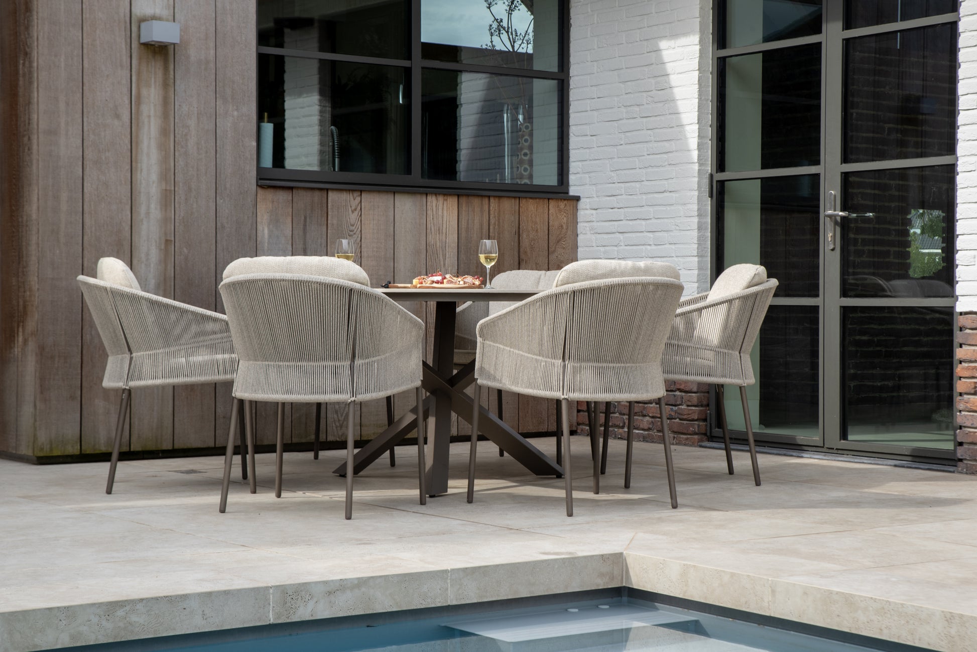 4SO Florence dining set terre (8 st.) met Prado tafel 300x115cm — sfeervolle tuinset van 4 Seasons Outdoor
