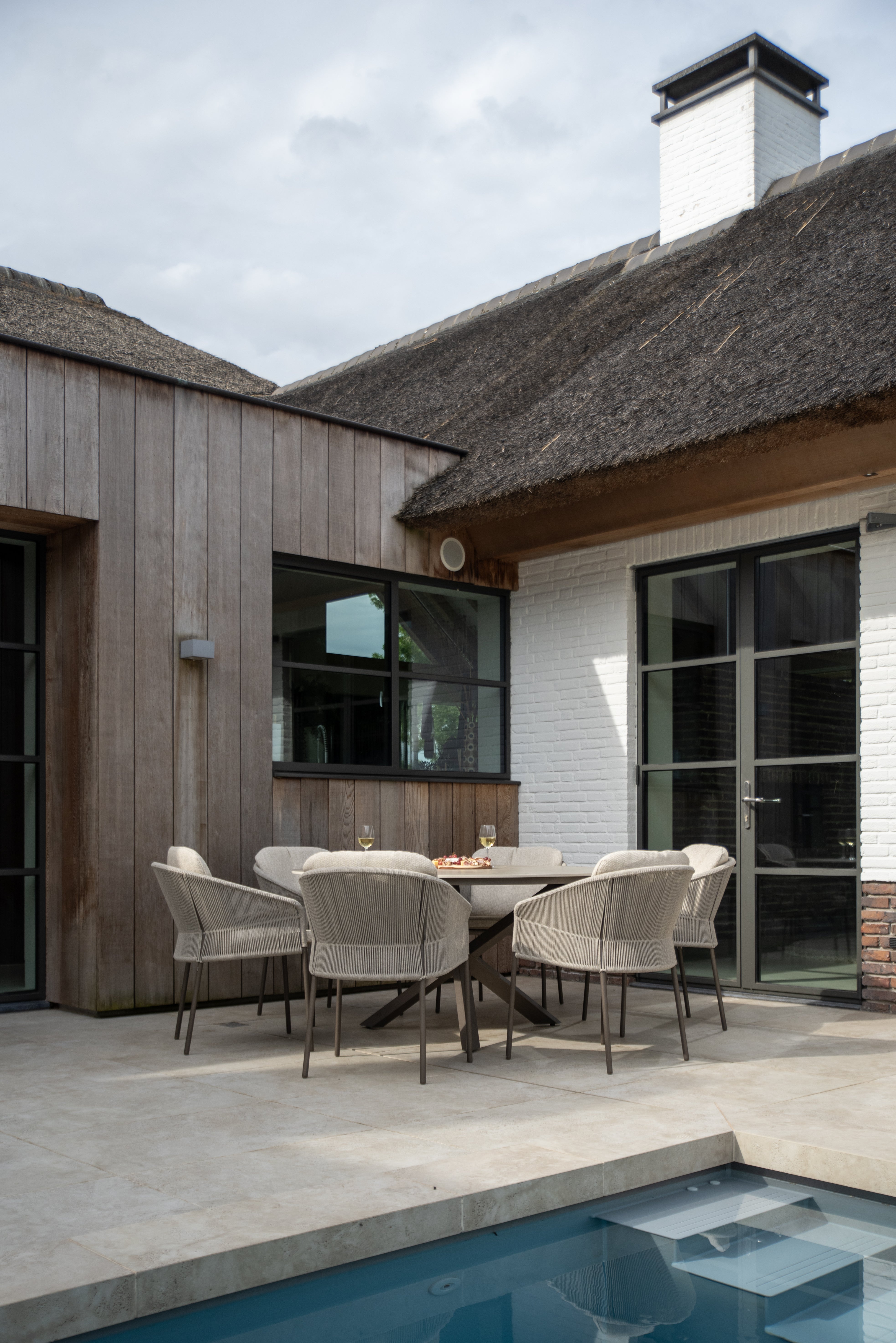 4SO Florence dining set terre (4 st.) met Prado tafel ⌀130cm — sfeervolle tuinset van 4 Seasons Outdoor
