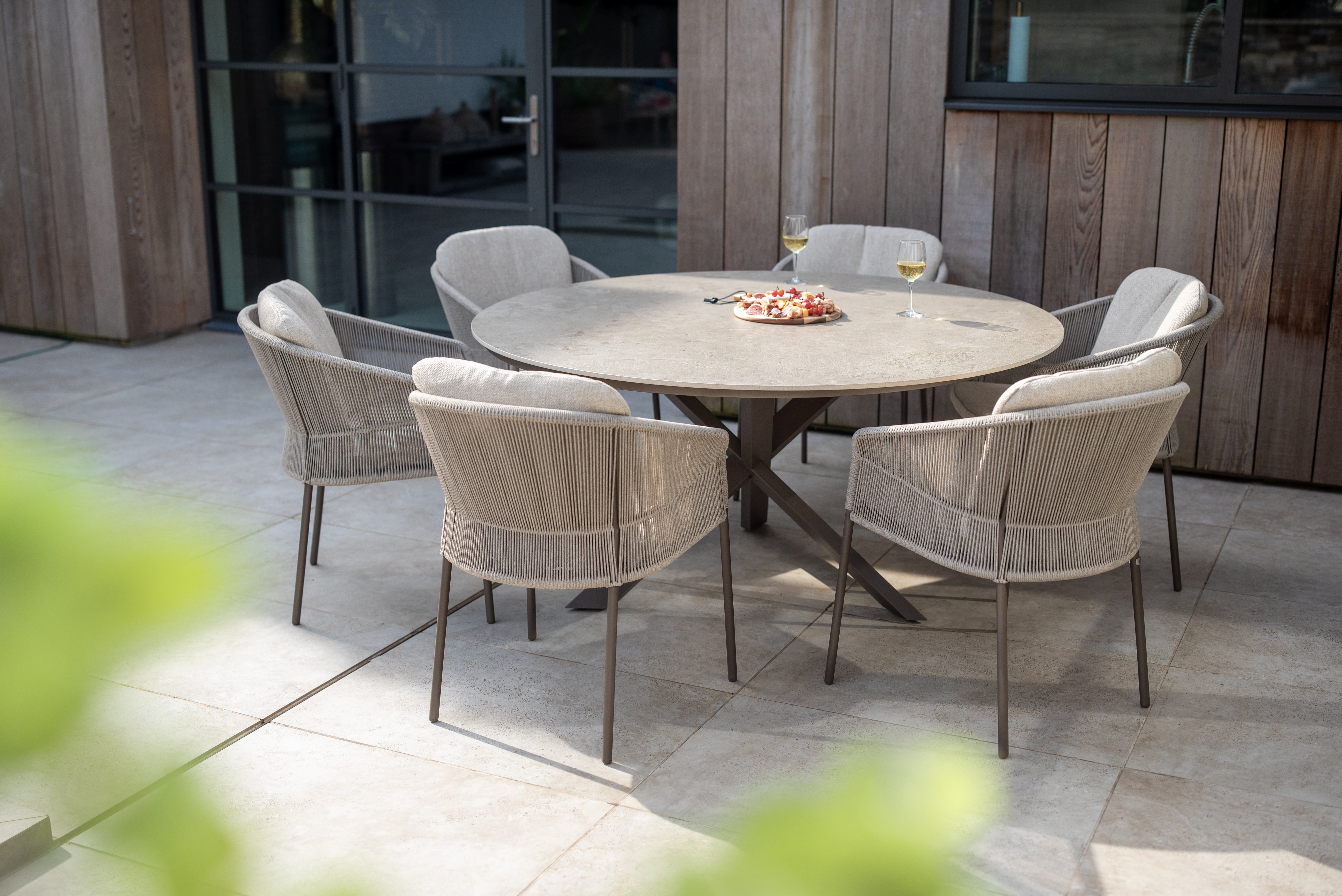 4SO Florence dining set terre (4 st.) met Prado tafel ⌀130cm — sfeervolle tuinset van 4 Seasons Outdoor