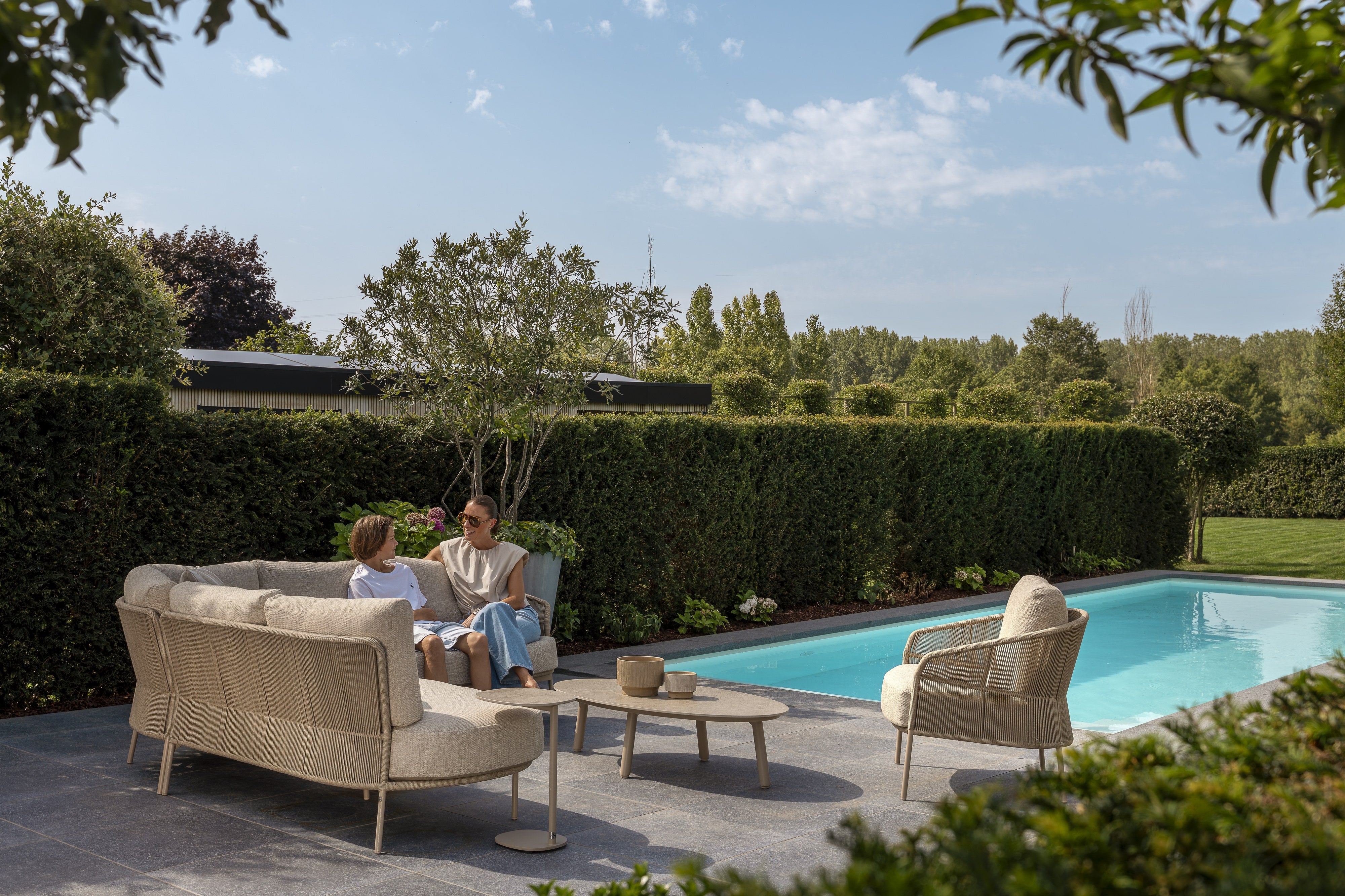 4SO Florence lounge set latte met Salute salontafel 65x30cm — sfeervolle tuinset van 4 Seasons Outdoor