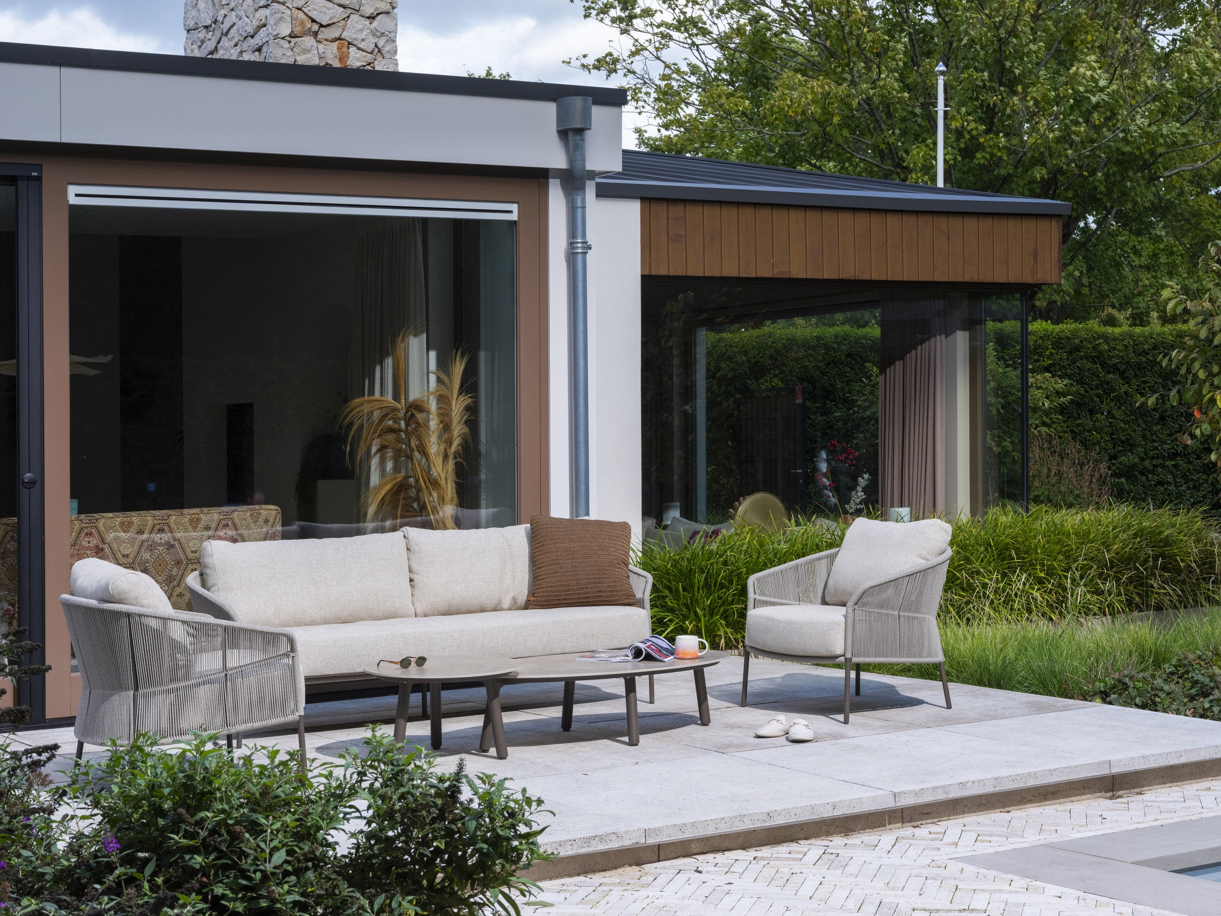 4SO Florence lounge set terre incl. voetenbank met Salute salontafel 65x30cm — sfeervolle tuinset van 4 Seasons Outdoor