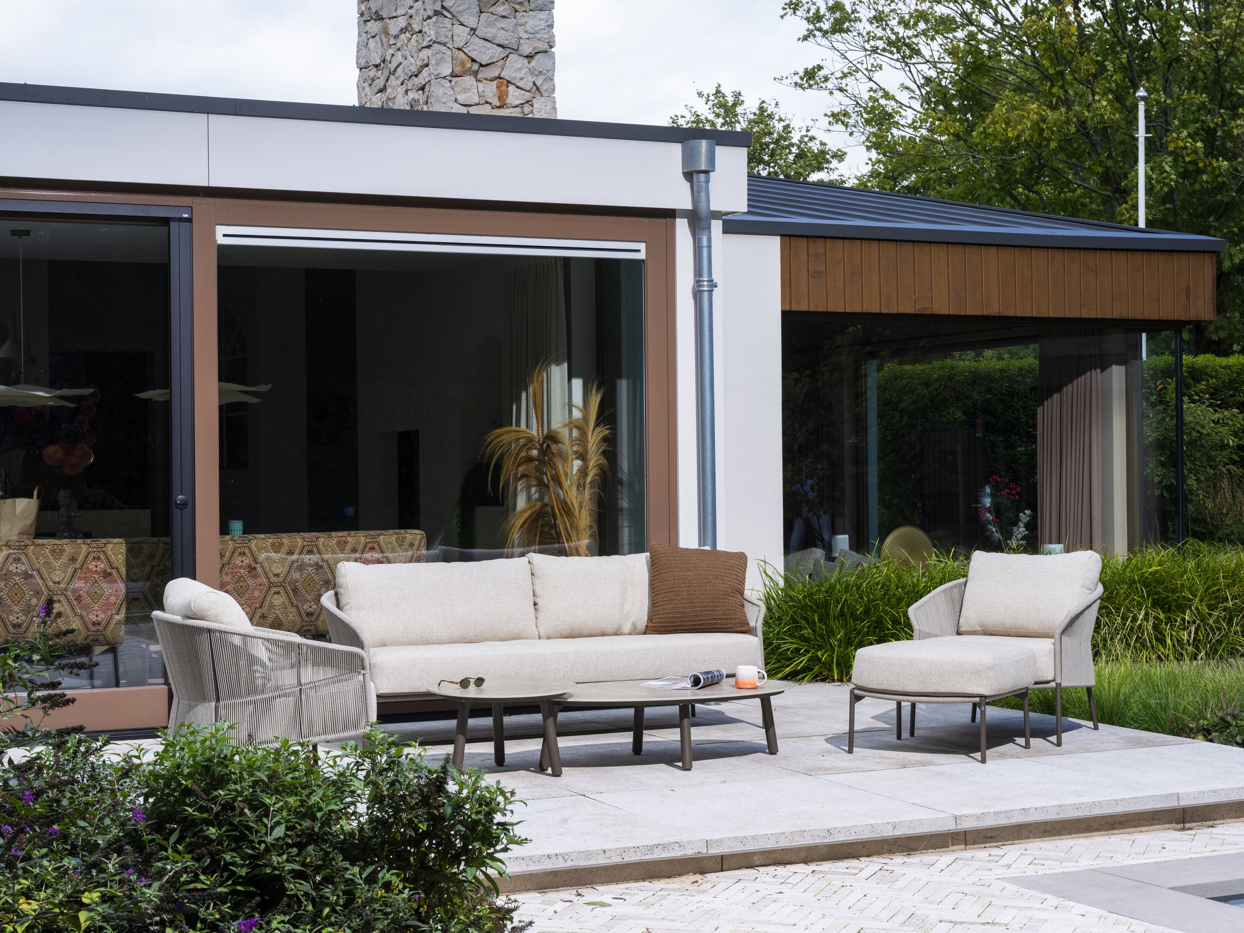 4SO Florence lounge set terre incl. voetenbank met Salute salontafel 65x30cm — sfeervolle tuinset van 4 Seasons Outdoor
