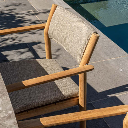 4 Seasons Outdoor Levi Stapelbares Stuhl Teaks inkl. 2 Kissen