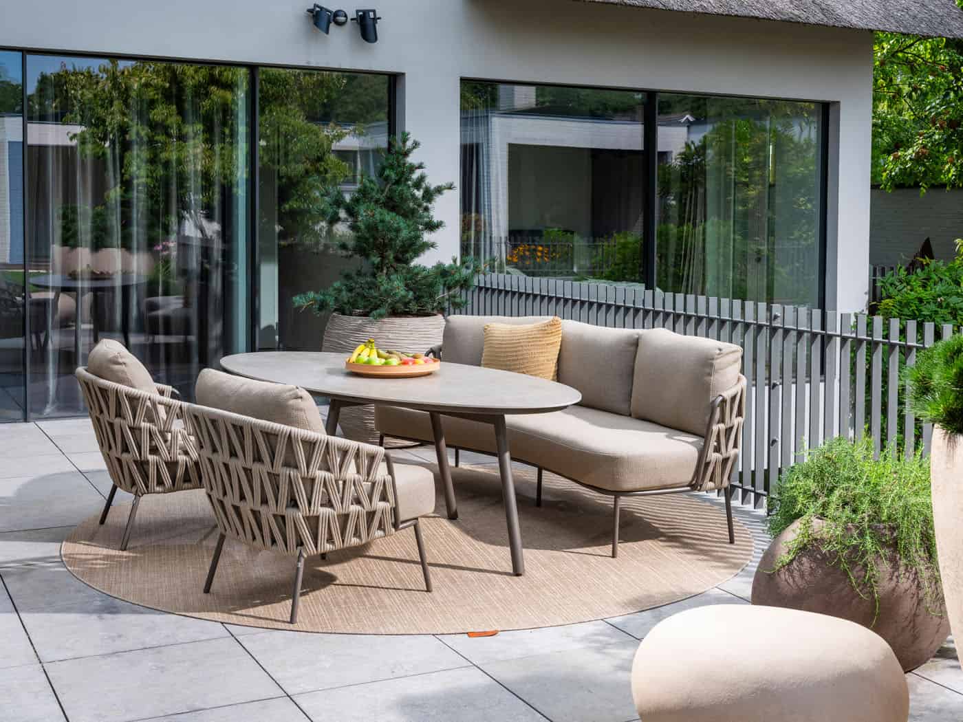 4SO Mallorca low dining set terre (5 st.) + Taste 4SO Salute tafel 220x105cm