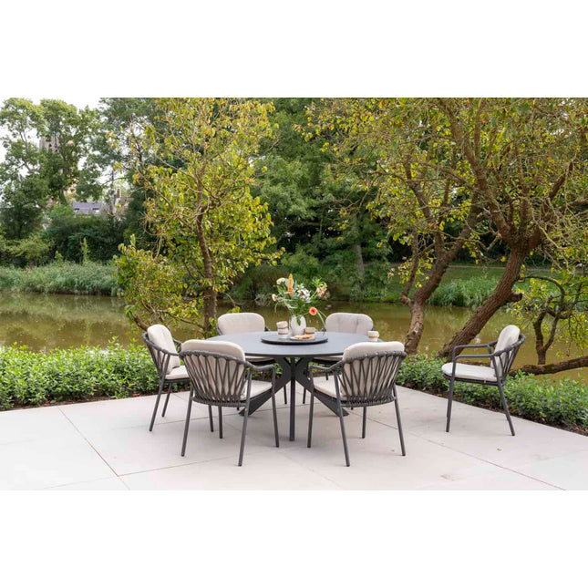 Taste 4SO Manitoba Stackbare Essstuhl Anthrazit + 4 Seasons Outdoor Locarno Tisch HPL Slate Anthrazit 160 Ø cm