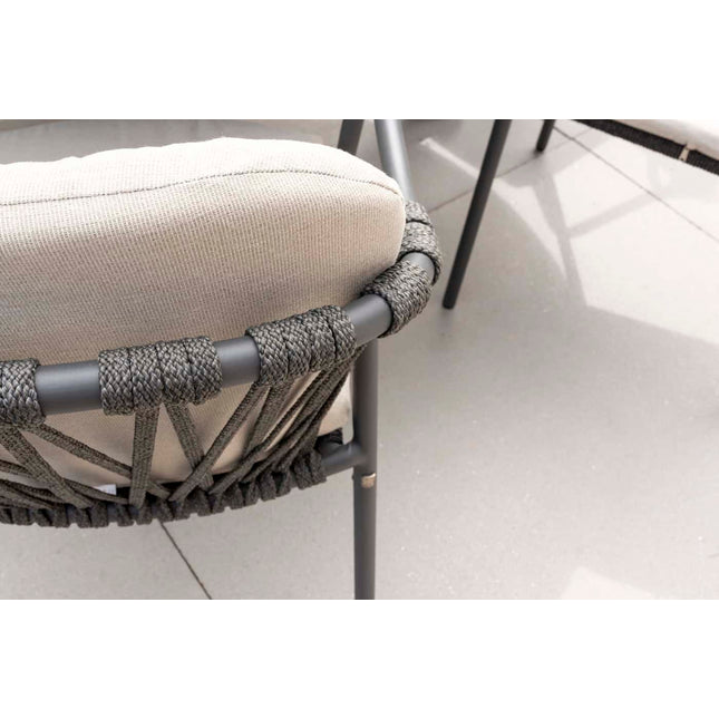 Taste 4SO Manitoba Stapelbare Essstuhl Anthrazit + Prado Tisch mit Keramik -Tisch -Top -Lauf Anthrazit 240 cm
