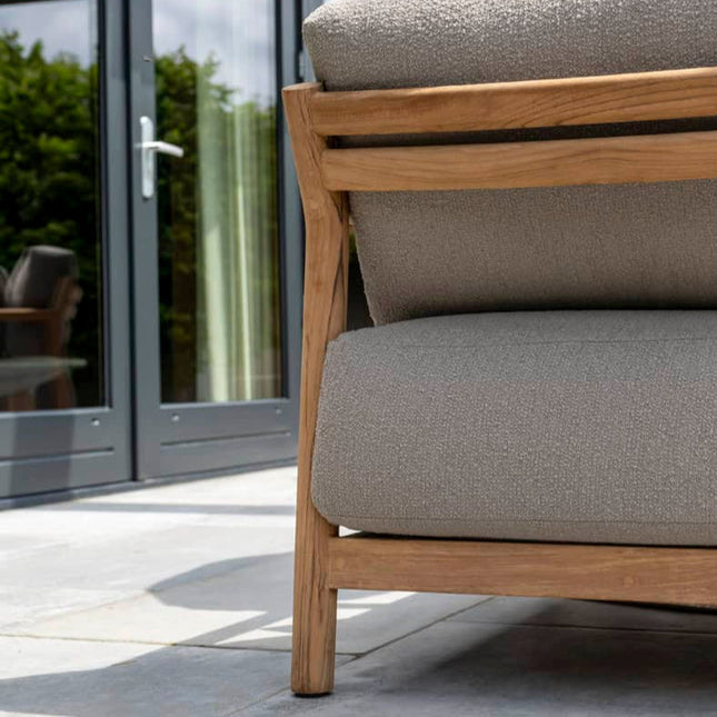 4 Seasons Outdoor Marie Chaise Lounge Bank + Finn Couchtisch Keramik 63 Ø CM