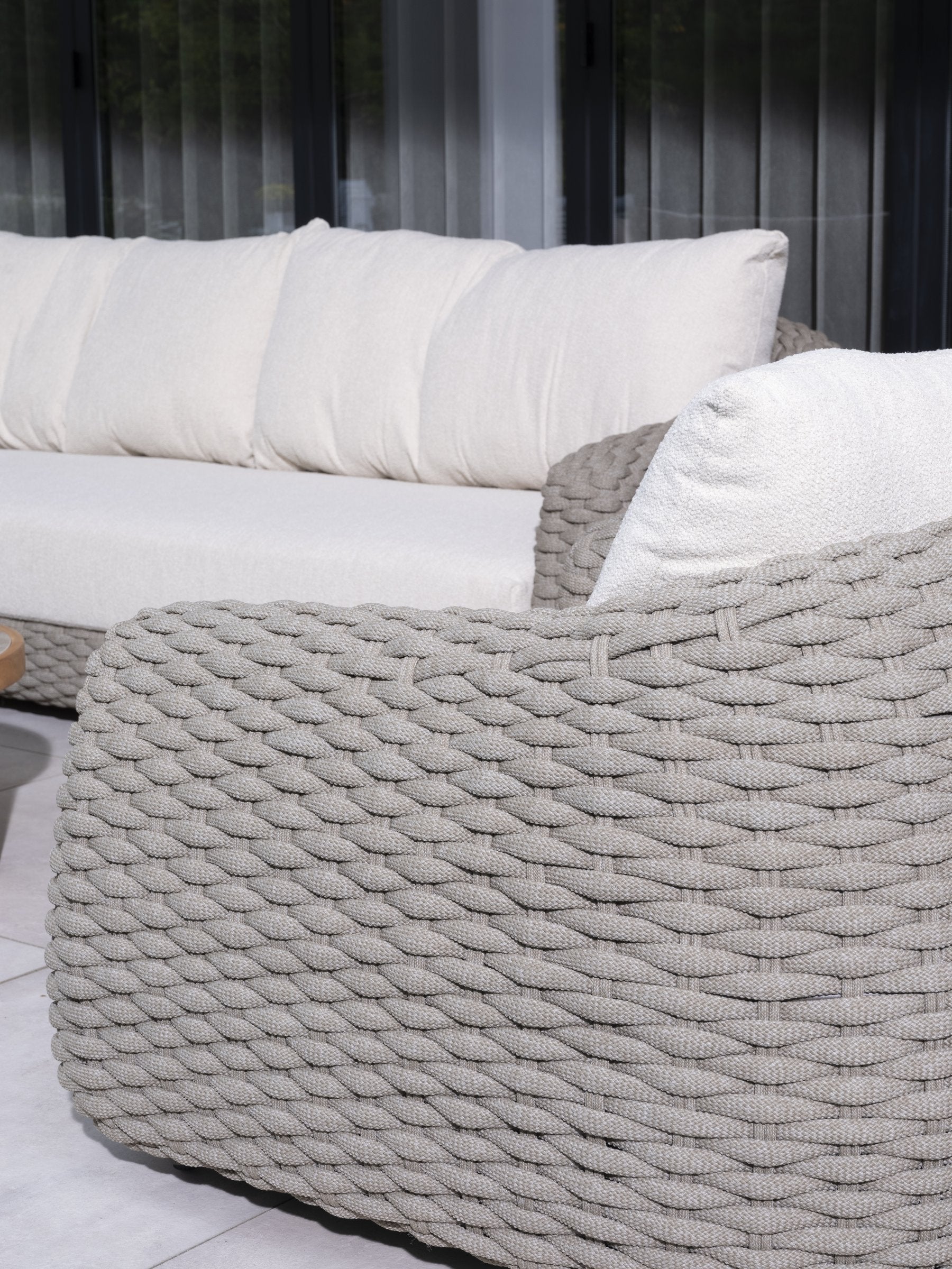 Maxime chaise lounge bench and living chair without table - Detail