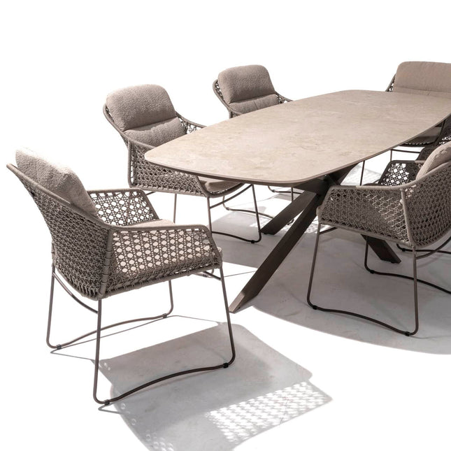 4 Seasons Outdoor Moretti High Back Speisestuhl + Taste 4SO Prado Tisch mit Keramiktisch Top Barrel Terre 240 cm