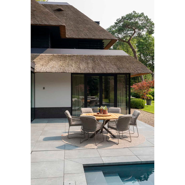 4 Seasons Outdoor Moretti High Back Speisestuhl + Taste 4SO Prado Teaktisch Oval 240 cm Terre Ondem