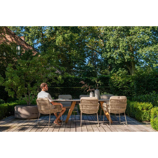 4 Jahreszeiten Outdoor Murcia Dining Latte + Montana Tisch Fass Keramik Terrazzo 240 cm Teak -Chassis