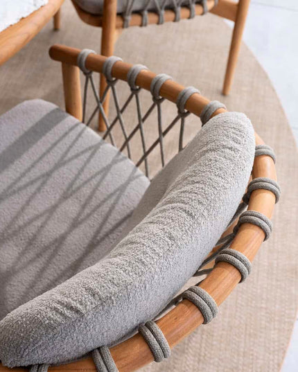 4 Seasons Outdoor Nora Essstuhl + Taste 4SO Prado Teaktisch 130 Ø CM Teak -Basis