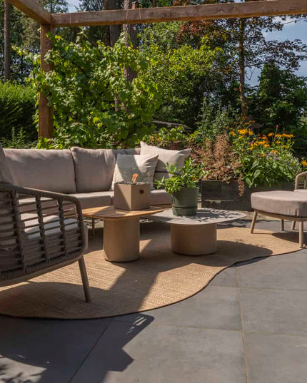 Taste 4SO Puglia Lounge Set 3-Sitzer-Lounge-Sofa + 2x Lounge Stuhl + Demi-Set von 2 Kaffeetischen Latte