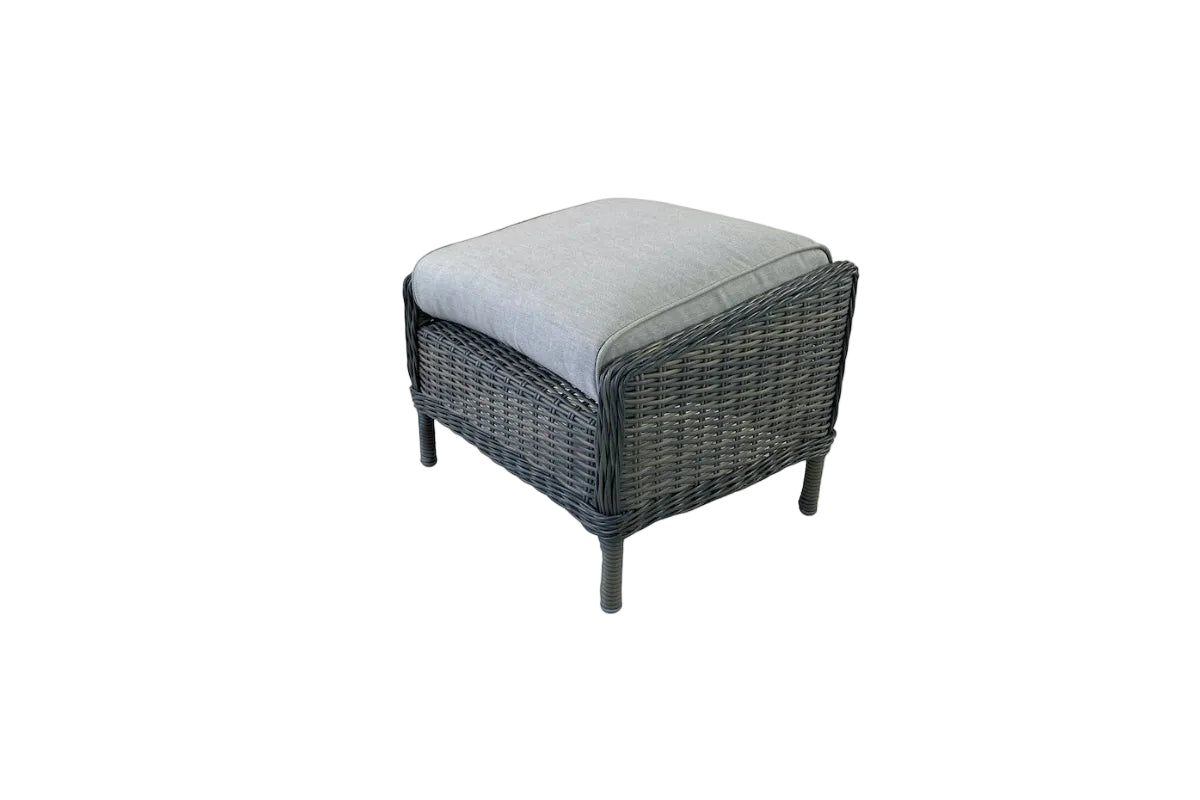 Osborn Rattan-Hocker in Sand aus Aluminium 51x60 cm